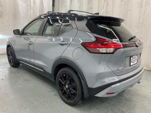 2021 Nissan Kicks SR