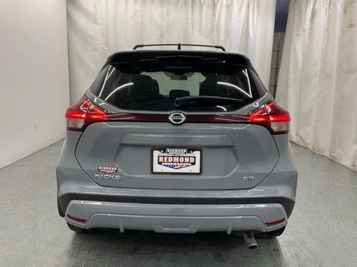 2021 Nissan Kicks SR