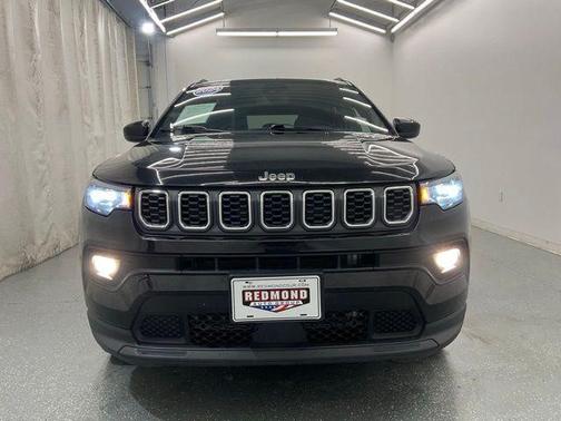 Diamond Black 2024 Jeep Compass Latitude