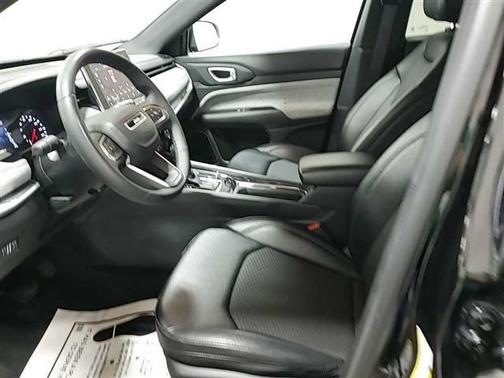 Diamond Black 2024 Jeep Compass Latitude