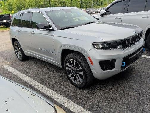 Silver Zynith 2023 Jeep Grand Cherokee 4xe Overland