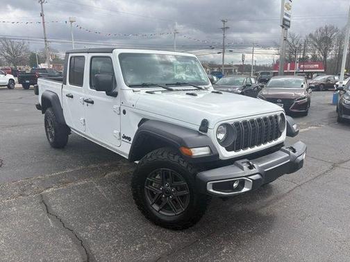 Bright White Clearcoat 2025 Jeep Gladiator Sport