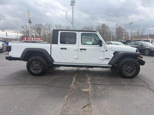 Bright White Clearcoat 2025 Jeep Gladiator Sport