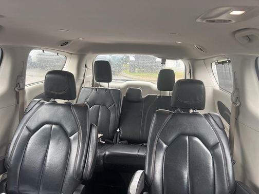 Bright White Clearcoat 2020 Chrysler Pacifica Touring-L