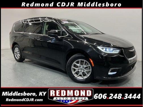 2023 Chrysler Pacifica Touring-L