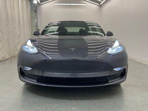 Midnight Silver Metallic 2023 Tesla Model 3 Performance