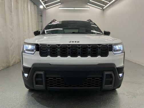 Bright White Clearcoat 2026 Jeep Cherokee Overland