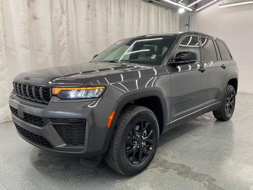 2026 Jeep Grand Cherokee Laredo