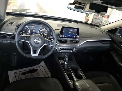 Garnet Pearl 2025 Nissan Altima SV