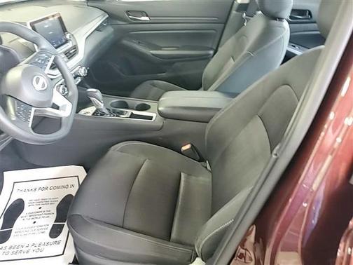 Garnet Pearl 2025 Nissan Altima SV