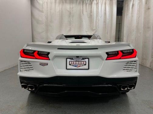 Arctic White 2024 Chevrolet Corvette Stingray w/2LT