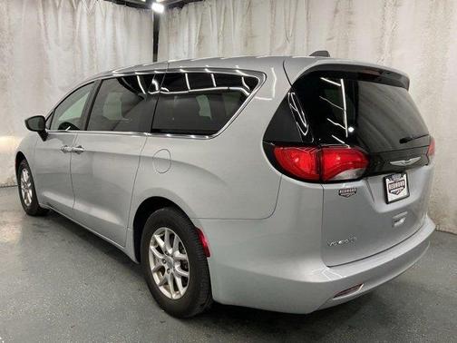 2024 Chrysler Voyager LX