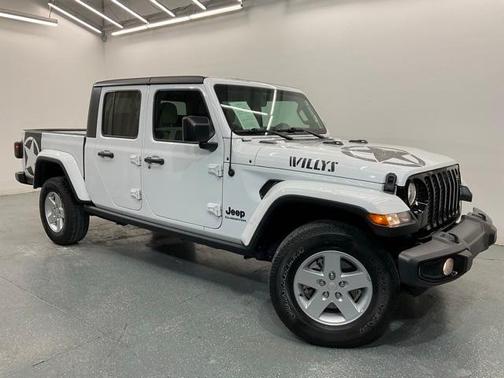 2021 Jeep Gladiator Sport