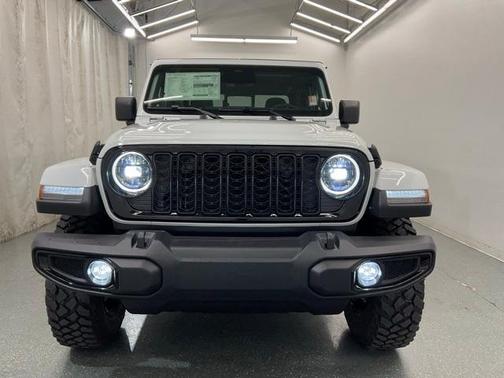 2026 Jeep Gladiator Sport