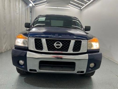 2011 Nissan Titan SV