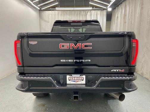 Onyx Black 2025 GMC Sierra 2500 AT4