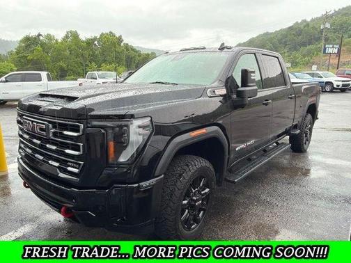 Onyx Black 2025 GMC Sierra 2500 AT4