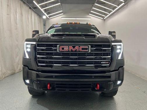 Onyx Black 2025 GMC Sierra 2500 AT4