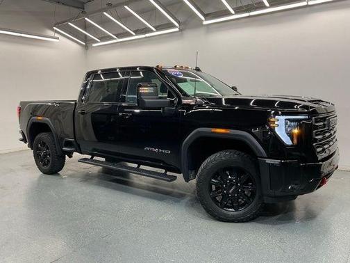 Onyx Black 2025 GMC Sierra 2500 AT4