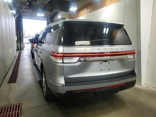 2023 Lincoln Navigator Standard