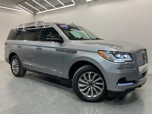 2023 Lincoln Navigator Standard