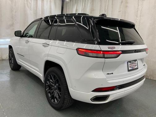 2025 Jeep Grand Cherokee Summit