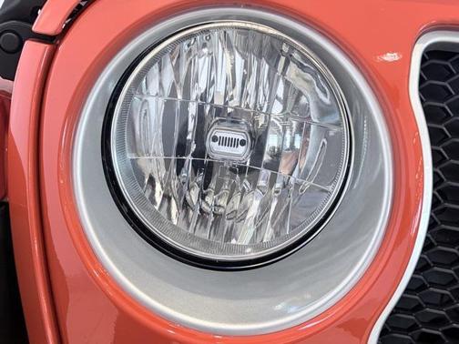 2023 Jeep Wrangler 4-Door Sahara