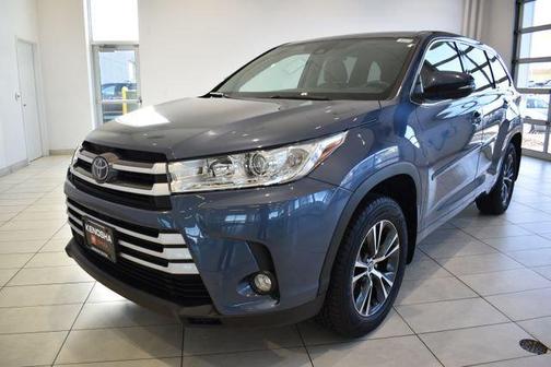 Shoreline Blue Pearl 2018 Toyota Highlander LE Plus