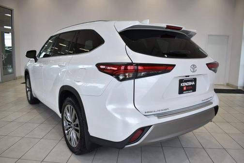 Wind Chill Pearl 2022 Toyota Highlander Platinum
