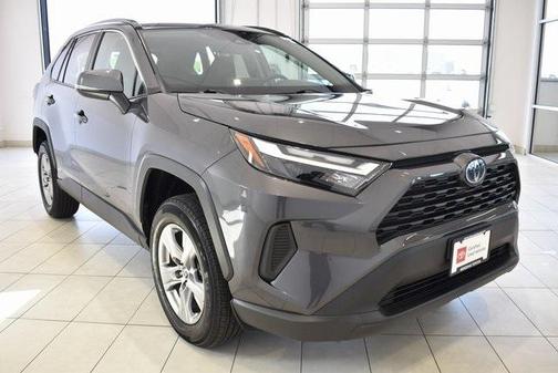 2022 Toyota RAV4 Hybrid XLE