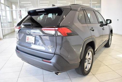 2022 Toyota RAV4 Hybrid XLE