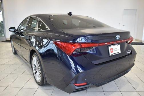 2022 Toyota Avalon Hybrid Limited