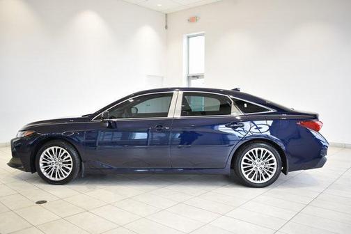 2022 Toyota Avalon Hybrid Limited