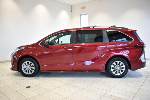 2022 Toyota Sienna XLE