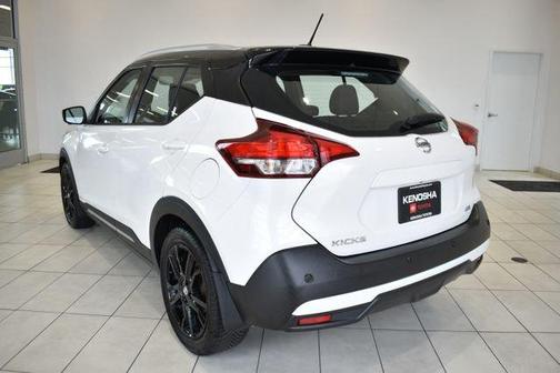 White 2020 Nissan Kicks SR
