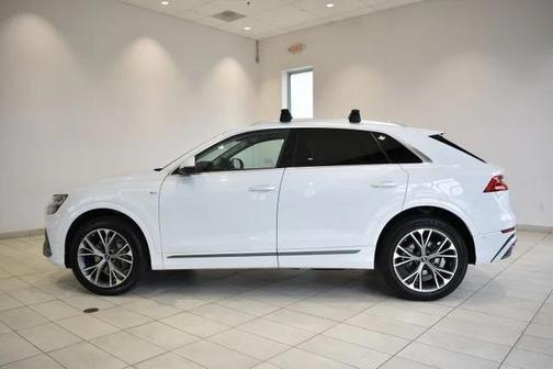 Glacier White Metallic 2022 Audi Q8 55 Premium Plus