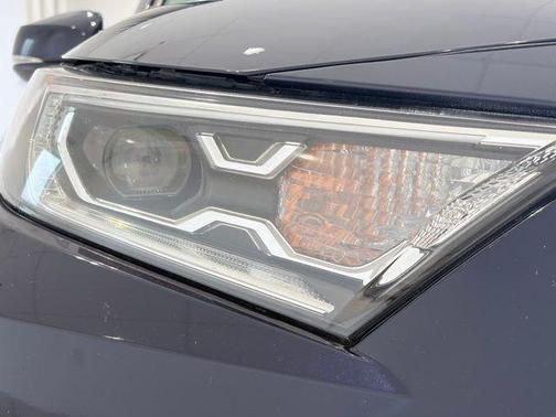 2019 Toyota RAV4 Hybrid XLE