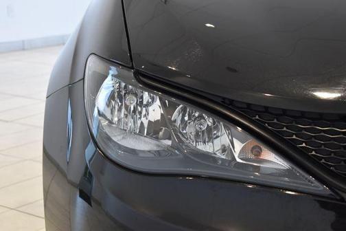 Brilliant Black Crystal Pearlcoat 2024 Chrysler Voyager LX