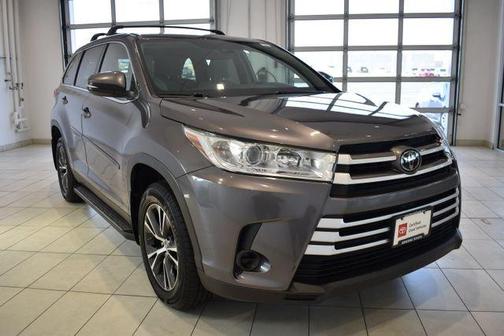 Predawn Gray Mica 2019 Toyota Highlander LE