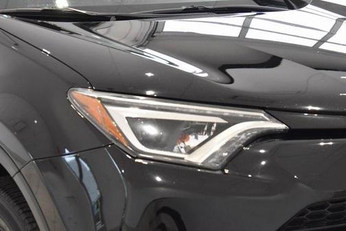 2018 Toyota RAV4 SE