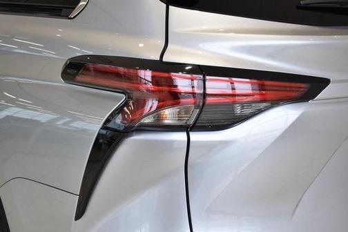 2024 Toyota Sienna XSE 7 Passenger