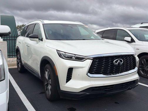 Majestic White 2024 INFINITI QX60 Luxe