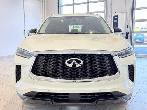 Majestic White 2024 INFINITI QX60 Luxe