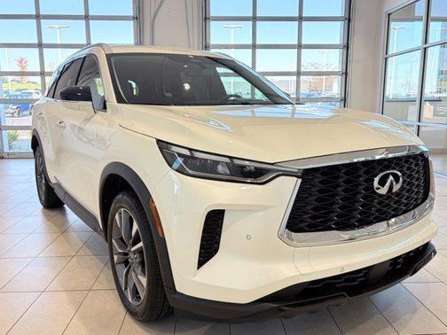Majestic White 2024 INFINITI QX60 Luxe