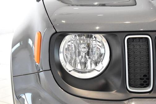 Graphite Gray 2022 Jeep Renegade Latitude