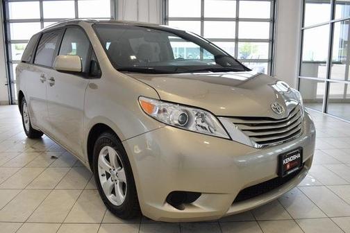 2017 Toyota Sienna LE