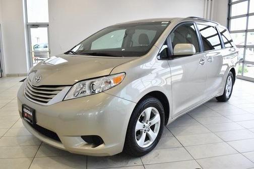 2017 Toyota Sienna LE
