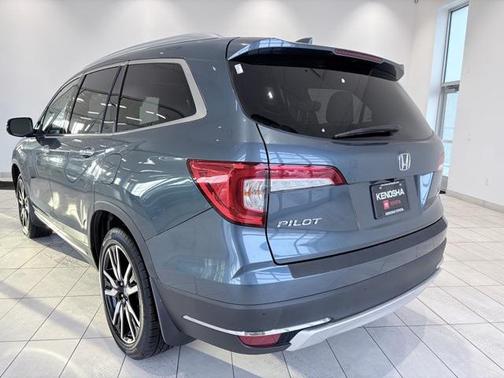 2022 Honda Pilot Touring 8-Passenger