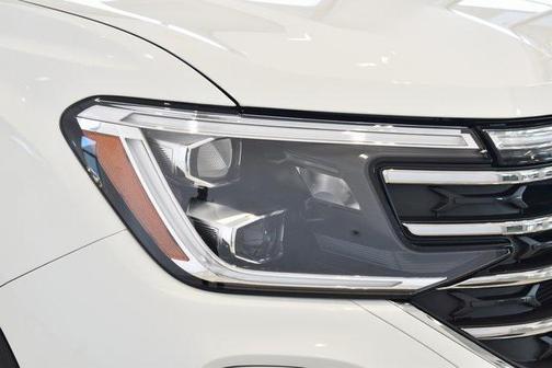 2025 Volkswagen Atlas 2.0T SE w/Technology 4MOTION