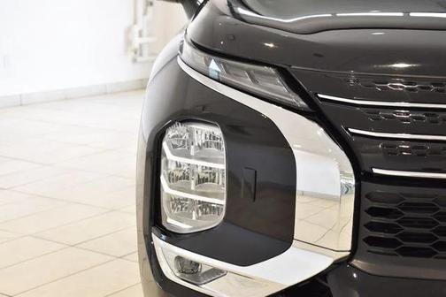 Black 2024 Mitsubishi Outlander SE Black Edition w/Pano Roof S-AWC